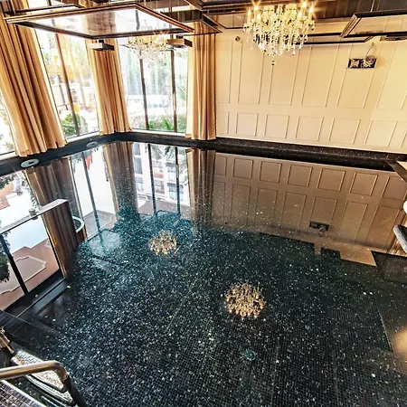 Romance Marine Aparthotel מלון דירות 4*