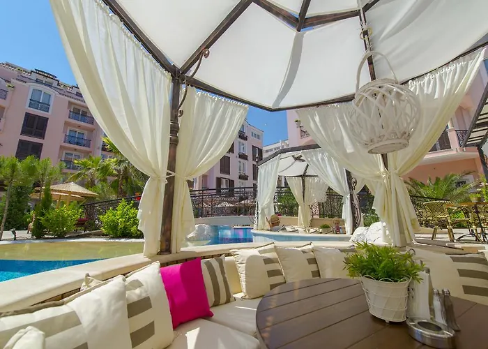 Romance Marine Aparthotel 公寓式酒店 阳光海滩