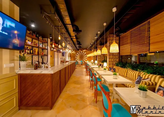 Romance Marine Aparthotel 公寓式酒店