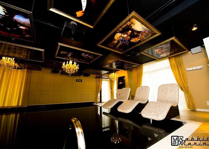 Romance Marine Aparthotel 公寓式酒店