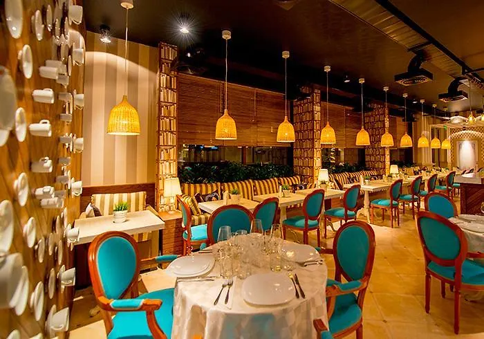 Romance Marine Aparthotel 公寓式酒店 阳光海滩