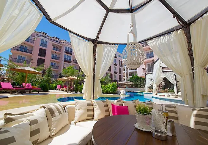 Romance Marine Aparthotel 公寓式酒店 阳光海滩