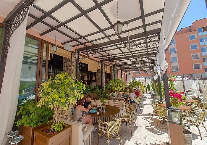 公寓式酒店 Romance Marine Aparthotel 4*