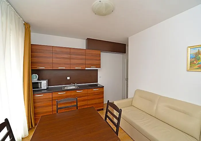 Romance Marine Aparthotel 4* 阳光海滩