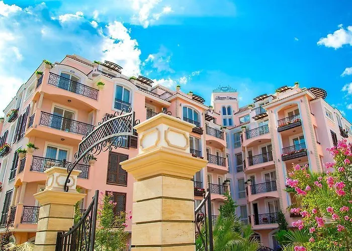 Romance Marine Aparthotel 4* 阳光海滩