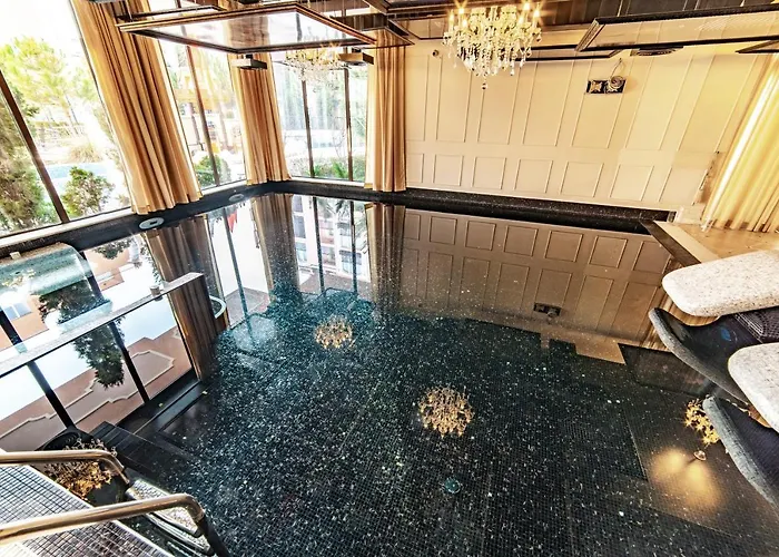 Romance Marine Aparthotel 公寓式酒店 4*