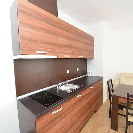 Romance Marine Aparthotel 公寓式酒店 4*