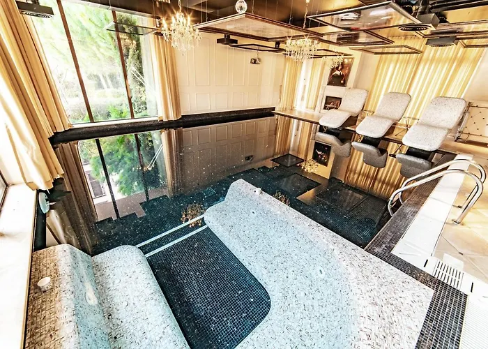 Romance Marine Aparthotel Апарт-отель 4*